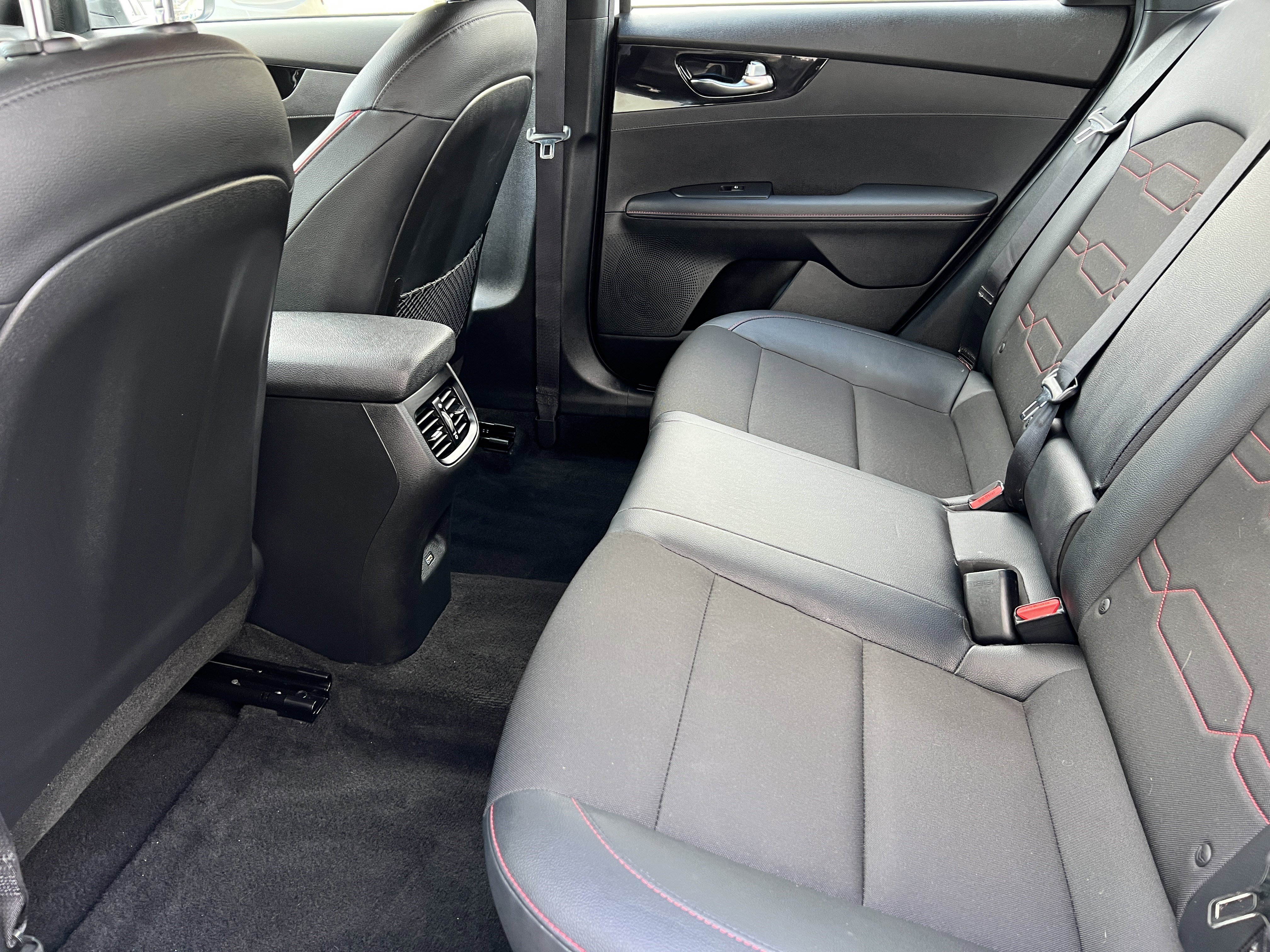 Used 2022 Kia Forte GT w/ GT Technology Package FWD image 17