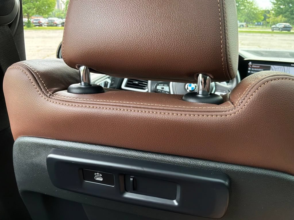Used 2021 BMW X5 xDrive40i w/ Parking Assistance Package AWD/4WD image 35