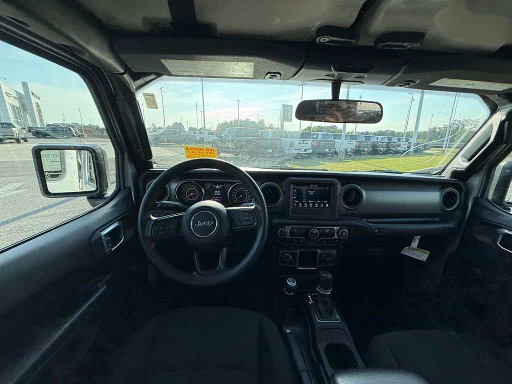 Used 2022 Jeep Gladiator Sport image 11