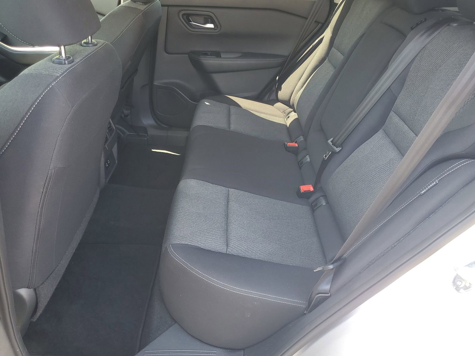 Used 2024 Nissan Rogue SV FWD image 21