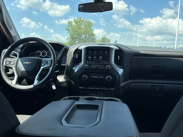 Used 2020 Chevrolet Silverado 1500 LT AWD/4WD image 36