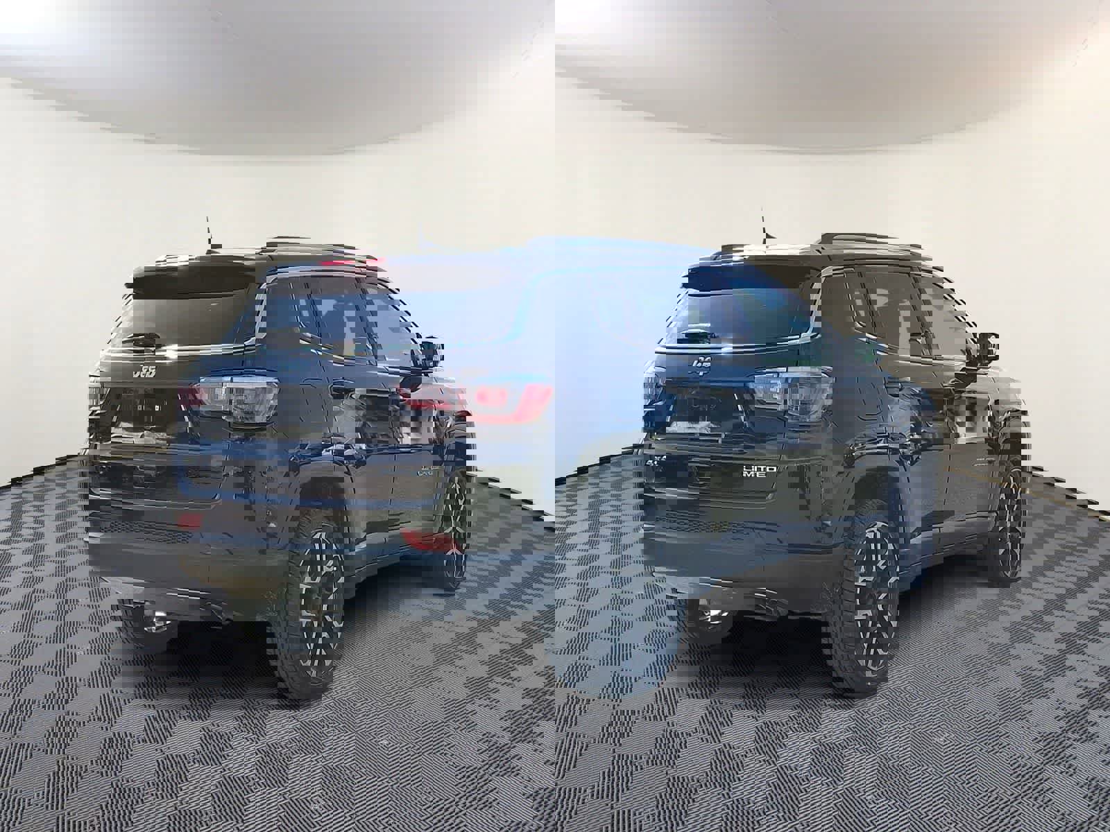 Used 2017 Jeep Compass Limited w/ Navigation Group image 5