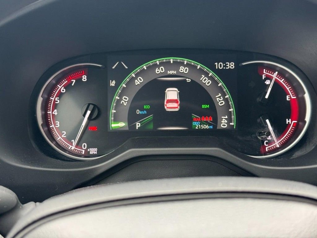 Used 2025 Toyota RAV4 XLE AWD/4WD image 19