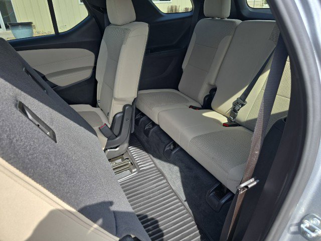 Used 2023 Chevrolet Traverse LS w/ Safety Package image 33