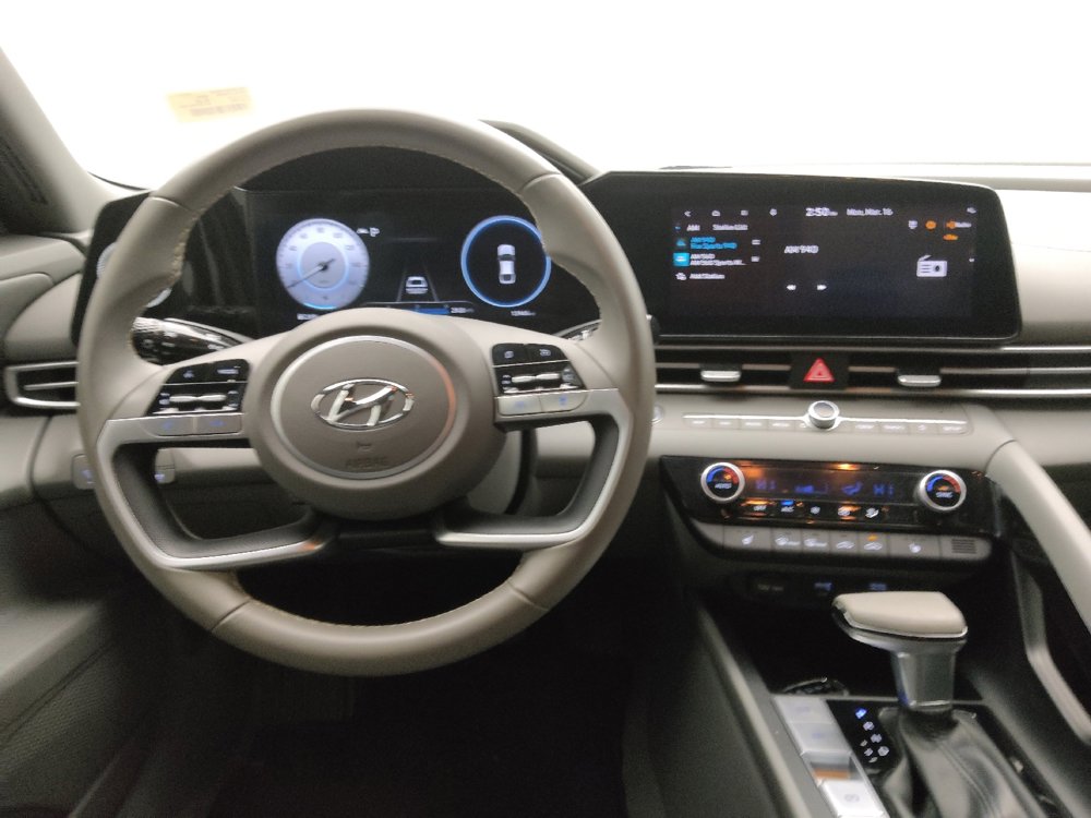 Used 2023 Hyundai Elantra SEL w/ Convenience Package image 22