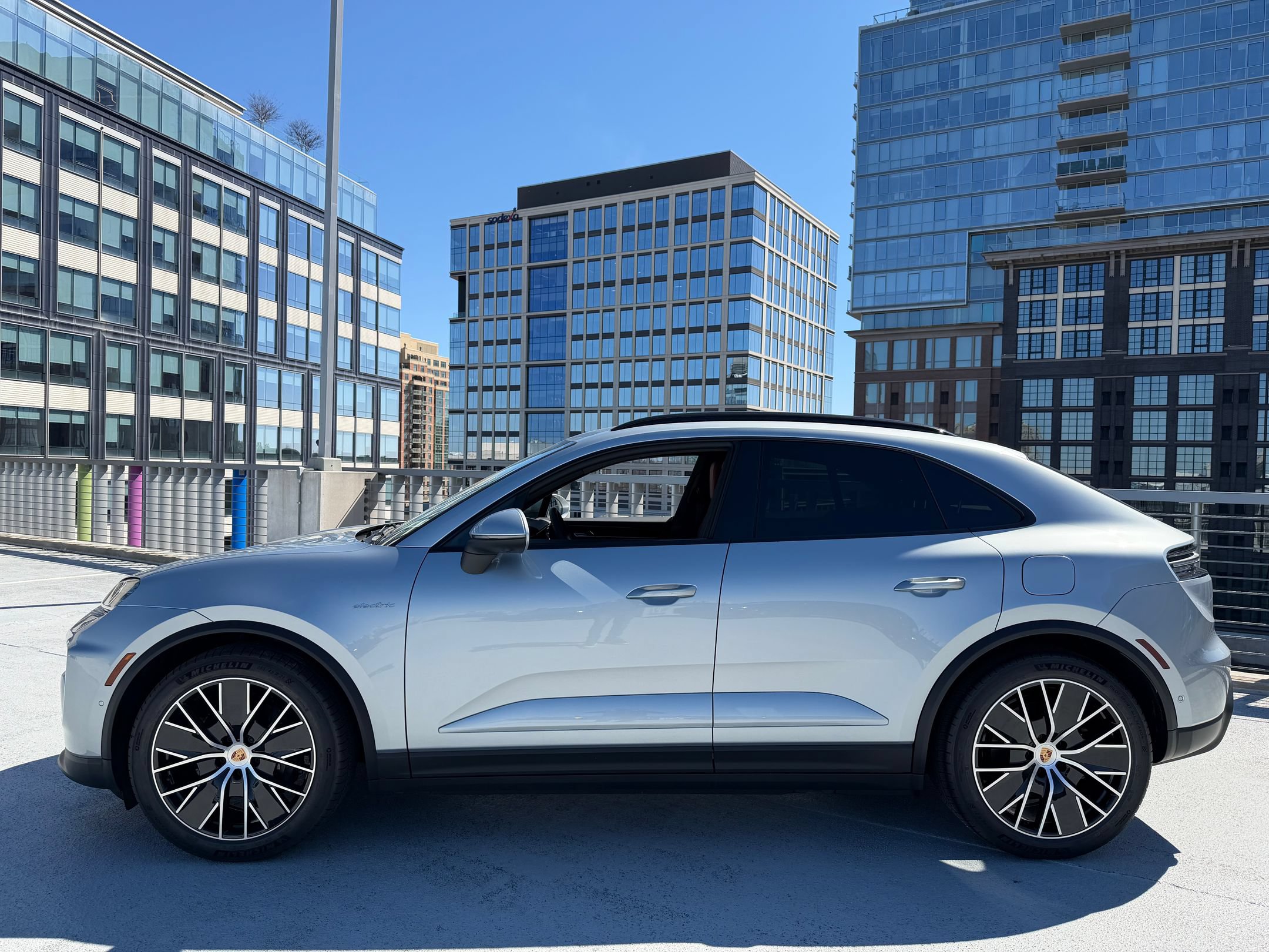 New 2026 Porsche Macan 4 Electric AWD/4WD image 2