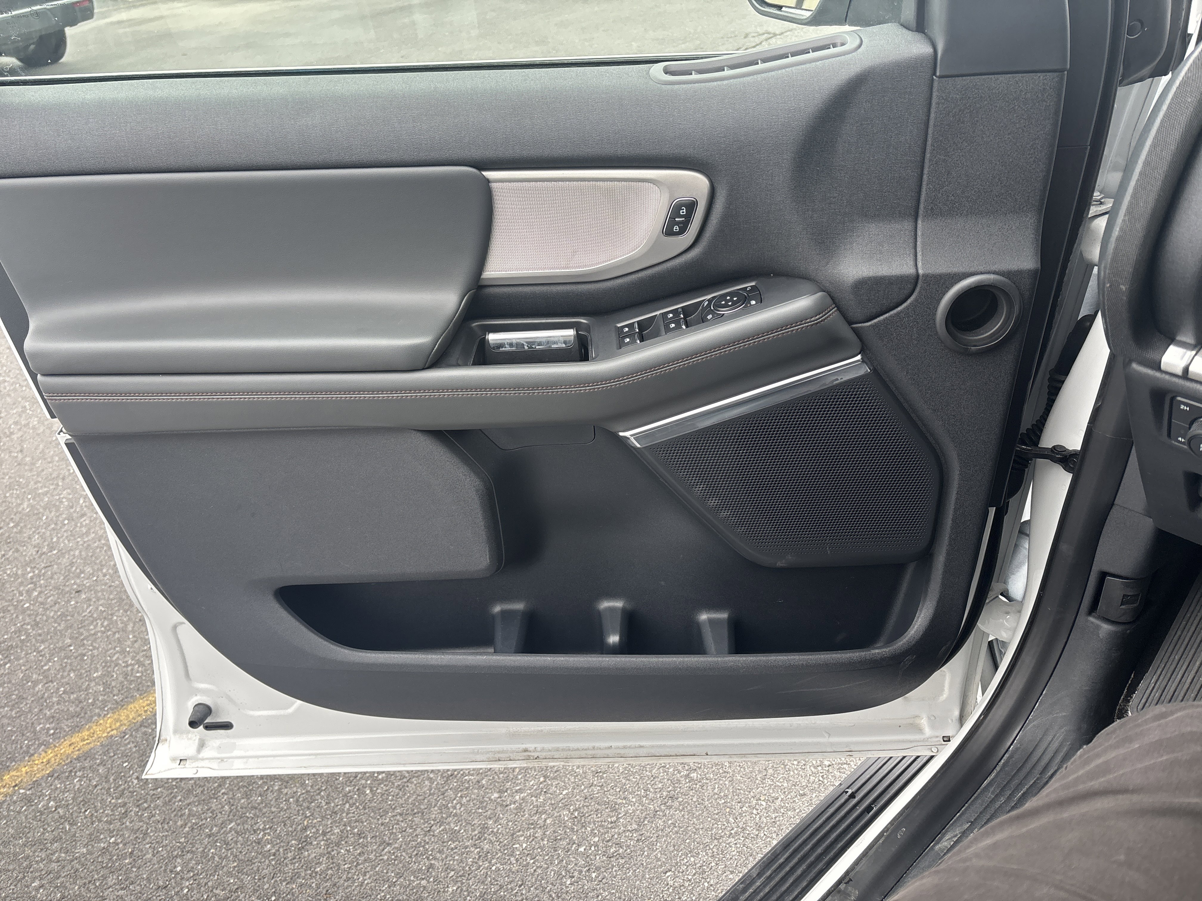 Used 2025 Ford Expedition Active image 16