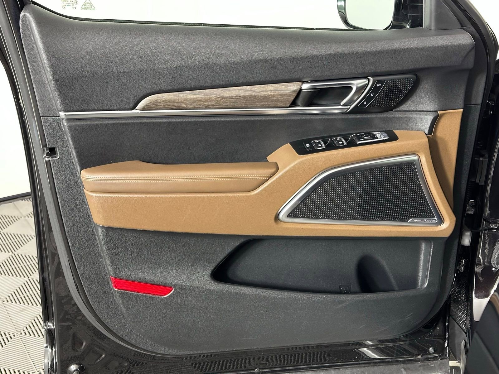 Used 2020 Kia Telluride SX w/ SX Prestige Package image 43