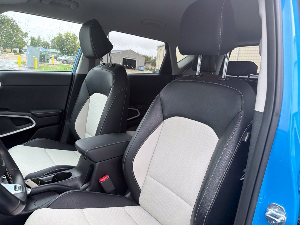 Used 2024 Kia Soul GT-Line FWD image 13