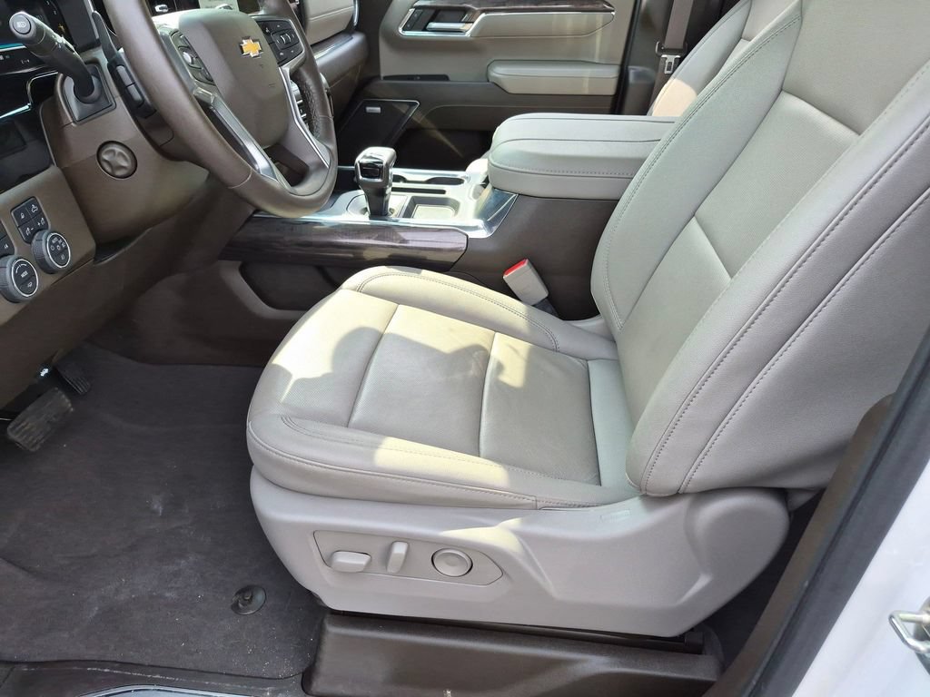 Used 2023 Chevrolet Silverado 1500 LTZ AWD/4WD image 19