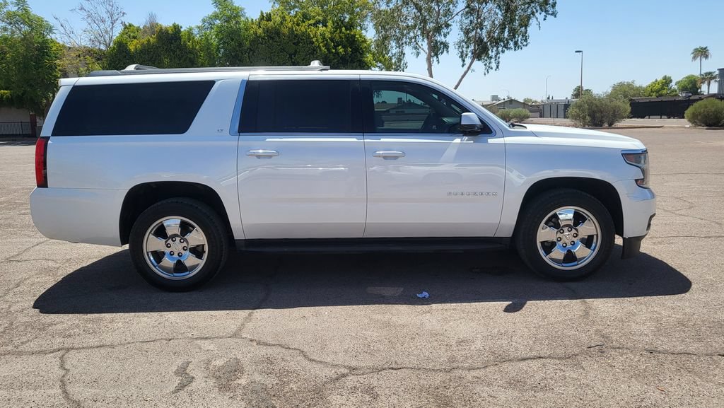 Used 2017 Chevrolet Suburban LT RWD image 12
