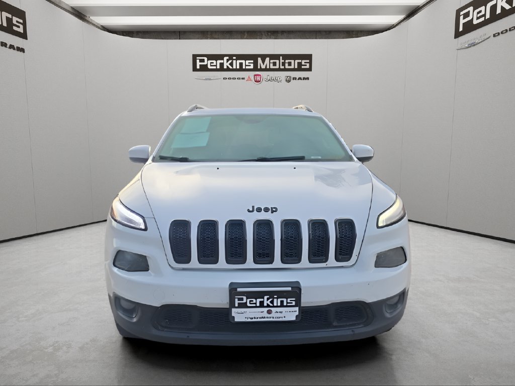 Used 2018 Jeep Cherokee Latitude w/ Altitude Package AWD/4WD image 9