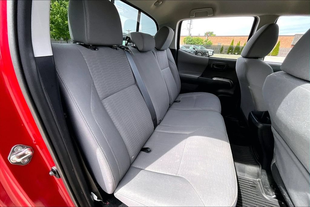 Used 2019 Toyota Tacoma SR5 AWD/4WD image 28