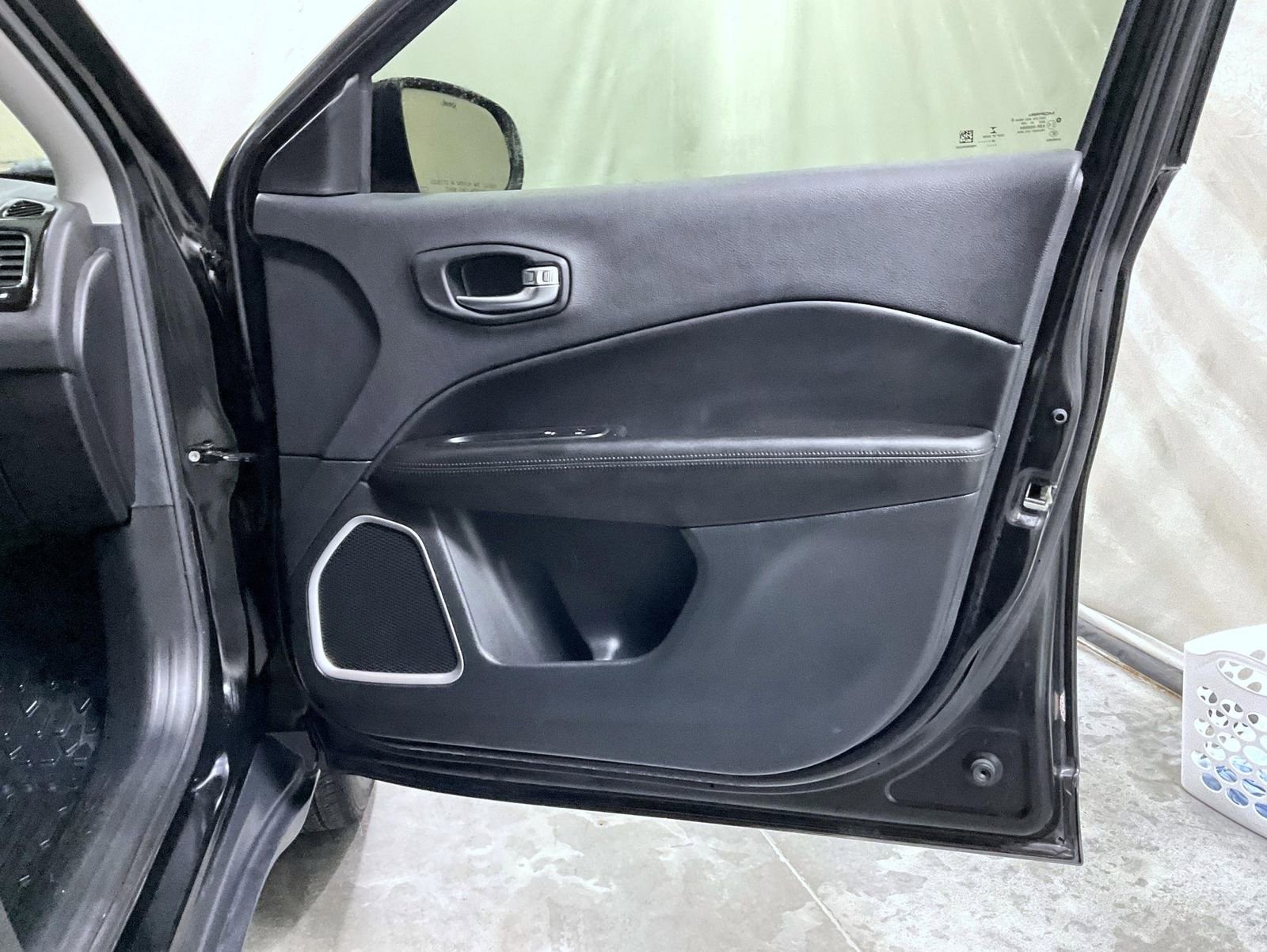 Used 2021 Jeep Compass Latitude image 17