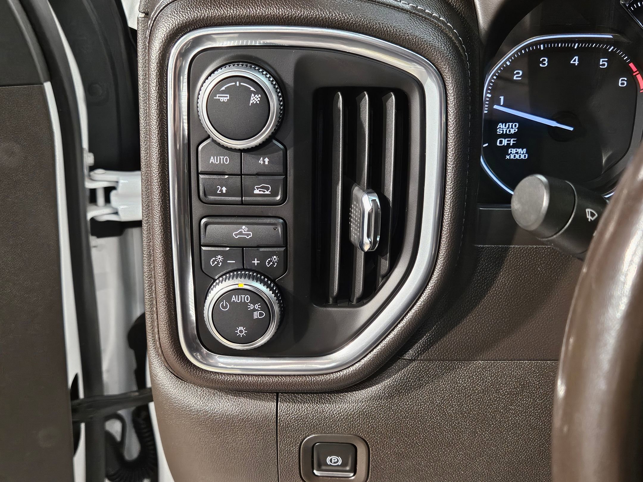 Used 2019 GMC Sierra 1500 SLE w/ SLE Value Package image 24