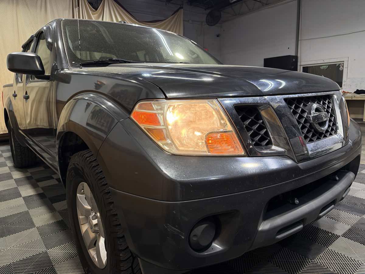 Used 2013 Nissan Frontier SV RWD image 6