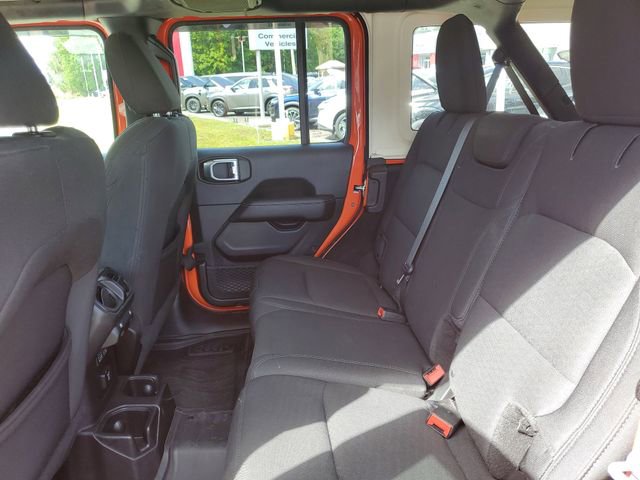 Used 2018 Jeep Wrangler Unlimited Sahara image 10