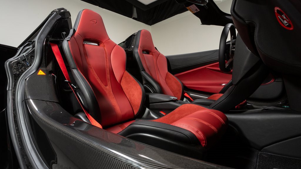 Used 2024 McLaren 750S Spider image 19