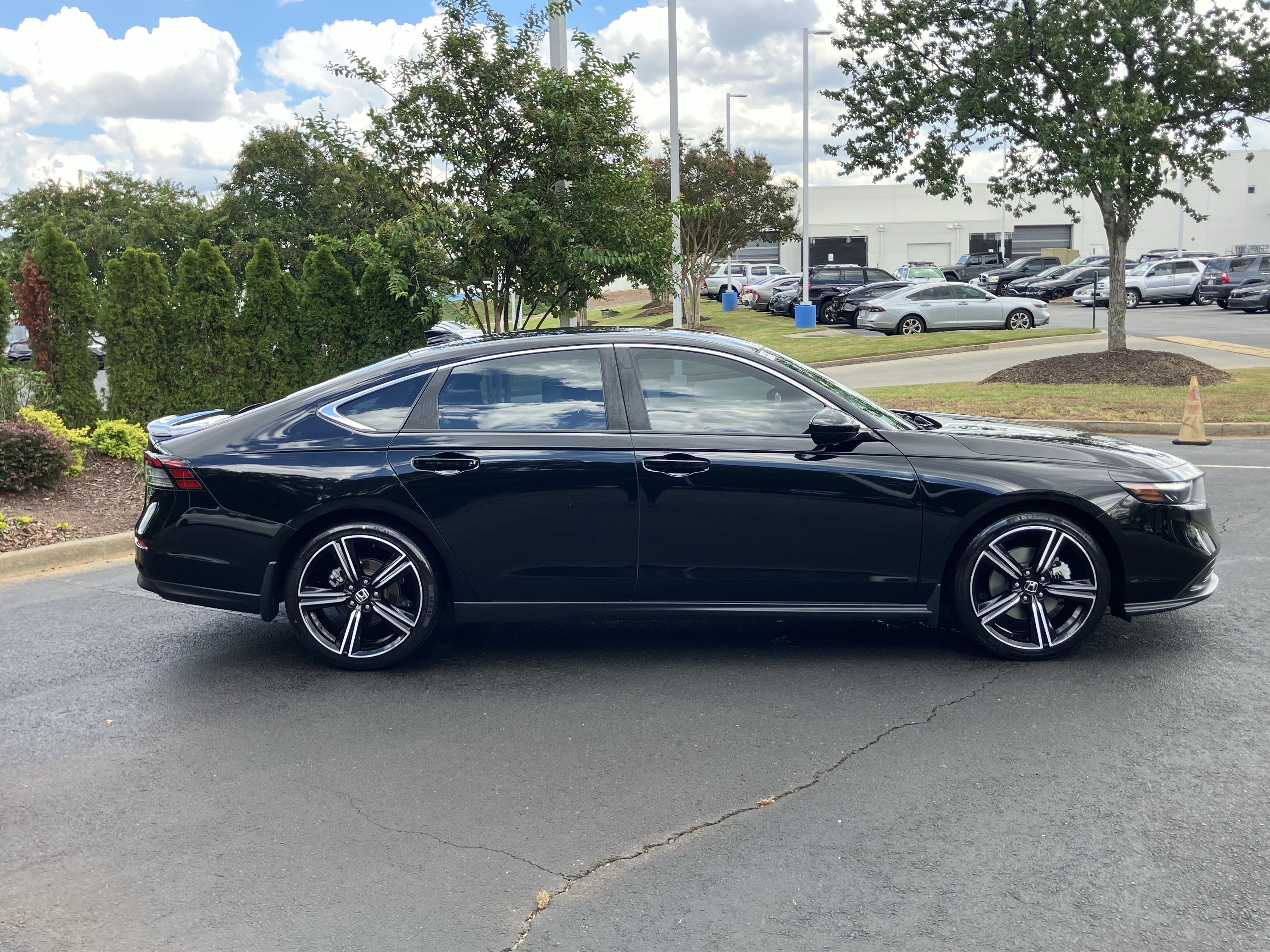Used 2023 Honda Accord Sport image 11