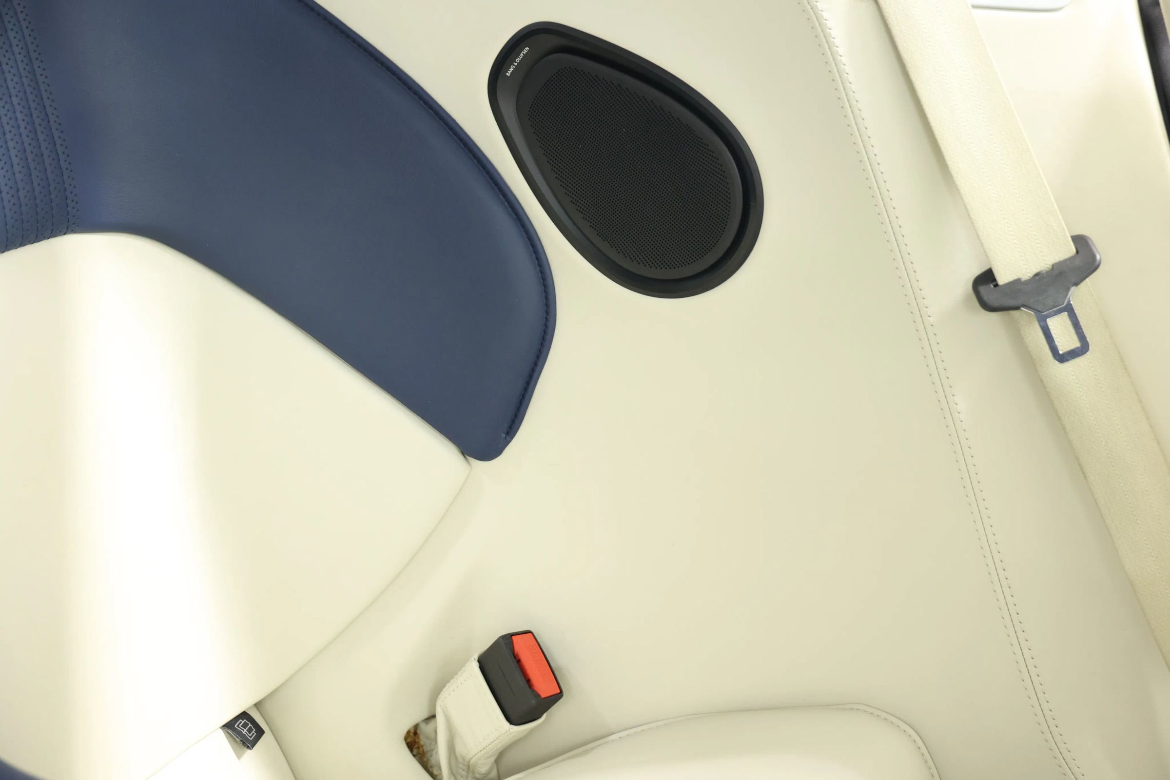 Used 2017 Aston Martin DB11 V12 image 79