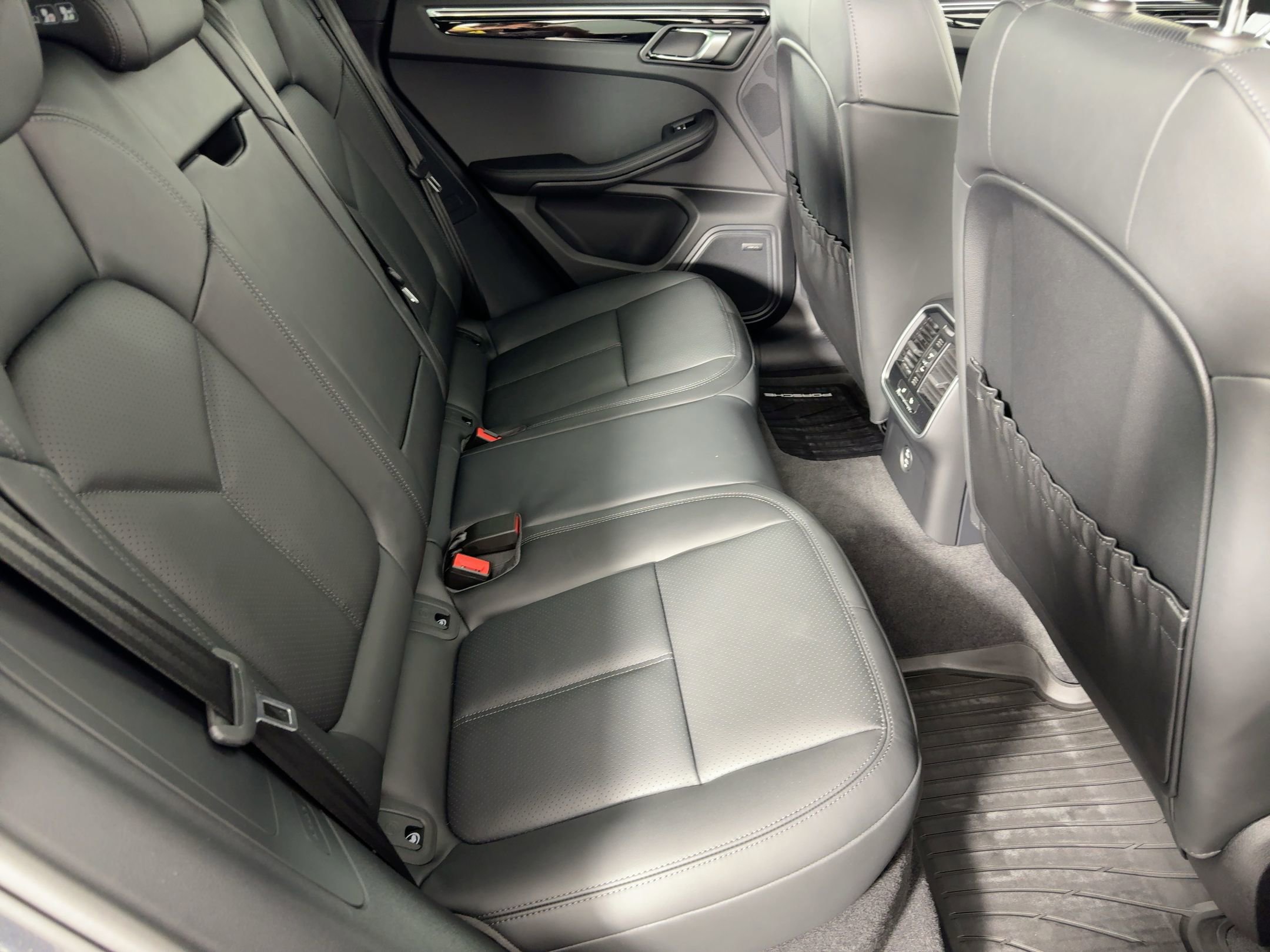 Used 2026 Porsche Macan S image 29