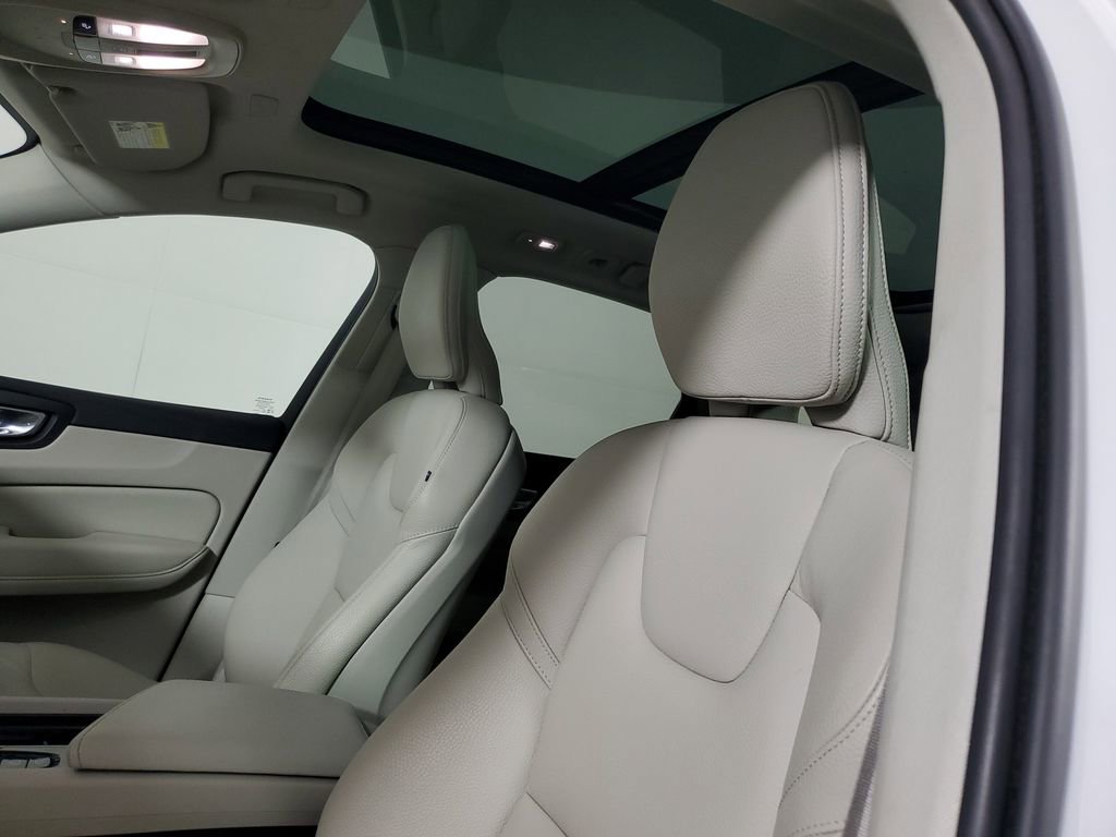 Certified 2023 Volvo XC60 B5 Plus w/ Protection Package Premier AWD/4WD image 24