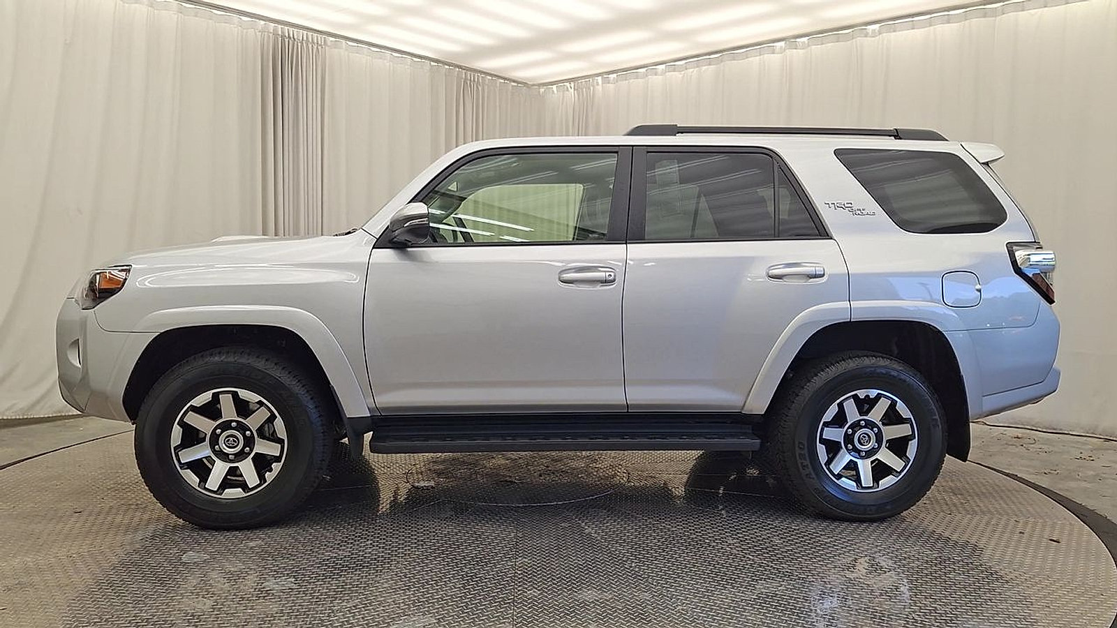 Certified 2024 Toyota 4Runner TRD Off-Road Premium AWD/4WD image 8