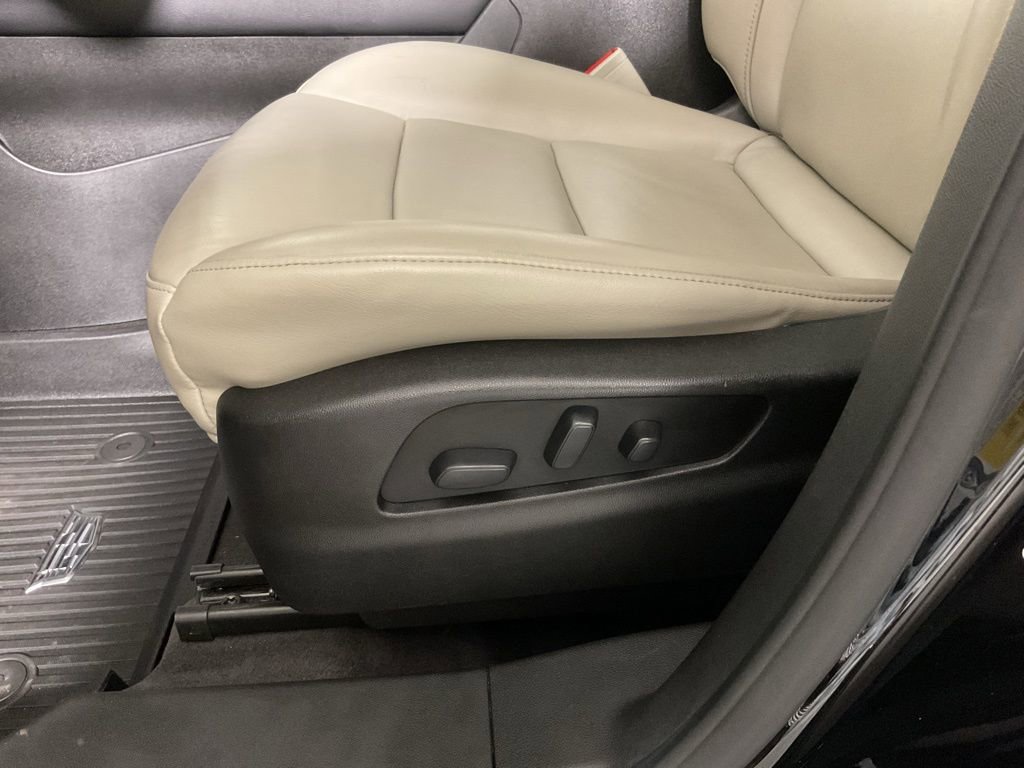 Used 2020 Cadillac XT4 Premium Luxury w/ Driver Awareness Package image 21