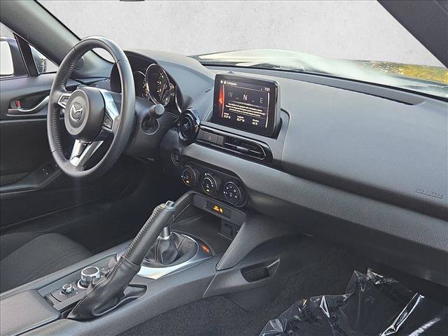 Used 2022 MAZDA MX-5 Miata Sport RWD image 18
