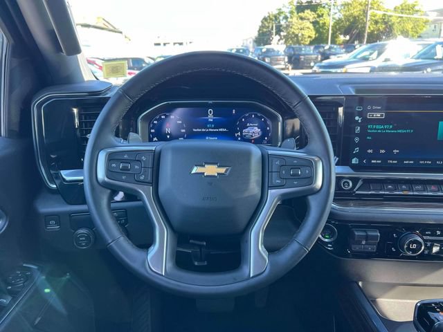 Used 2025 Chevrolet Silverado 1500 LT w/ Leather Package RWD image 16