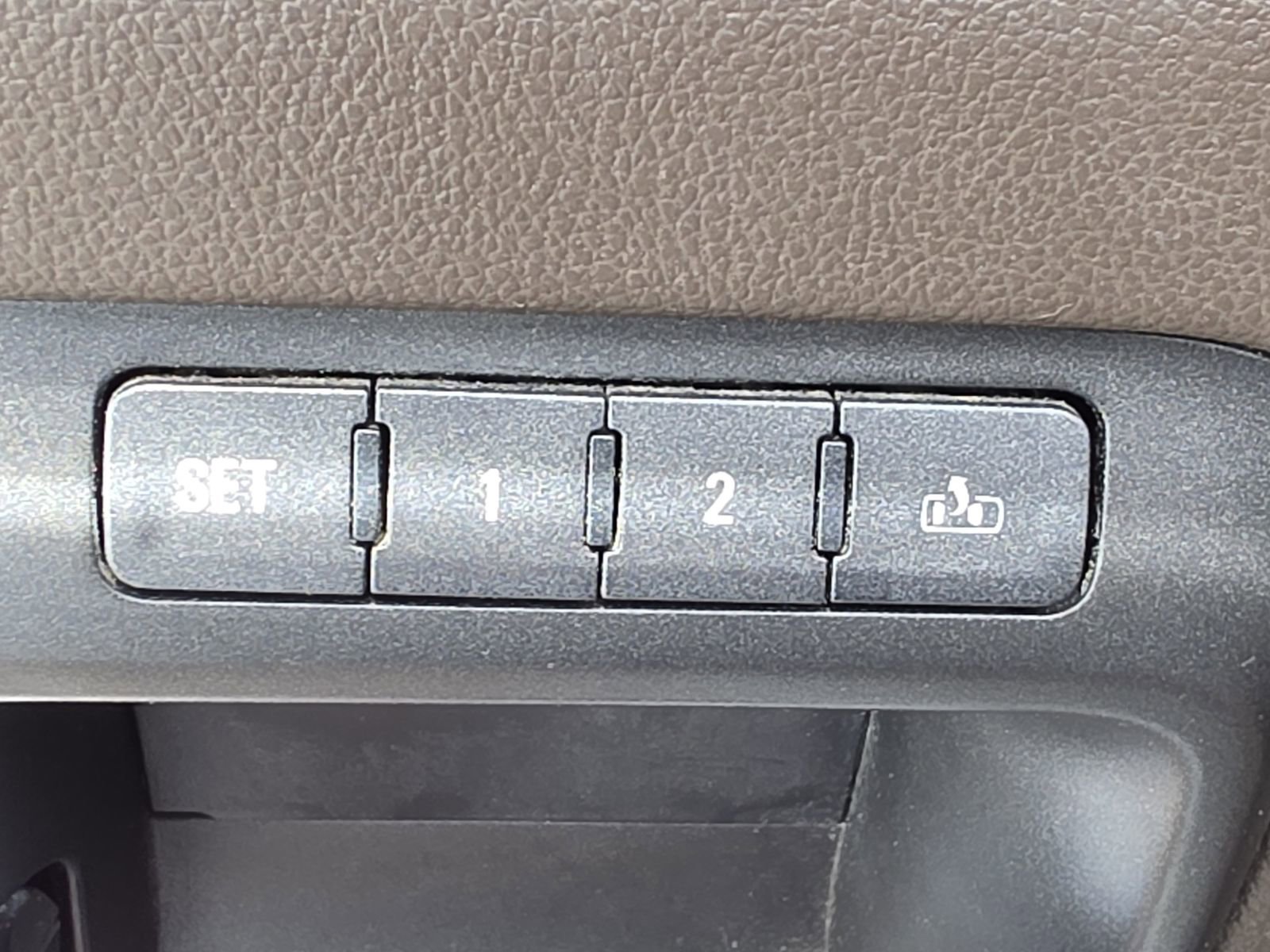 Used 2017 Chevrolet Silverado 1500 LTZ w/ LTZ Plus Package AWD/4WD image 10