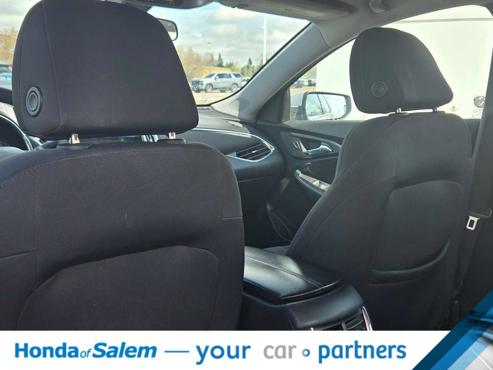 Used 2020 Chevrolet Malibu LT FWD image 11