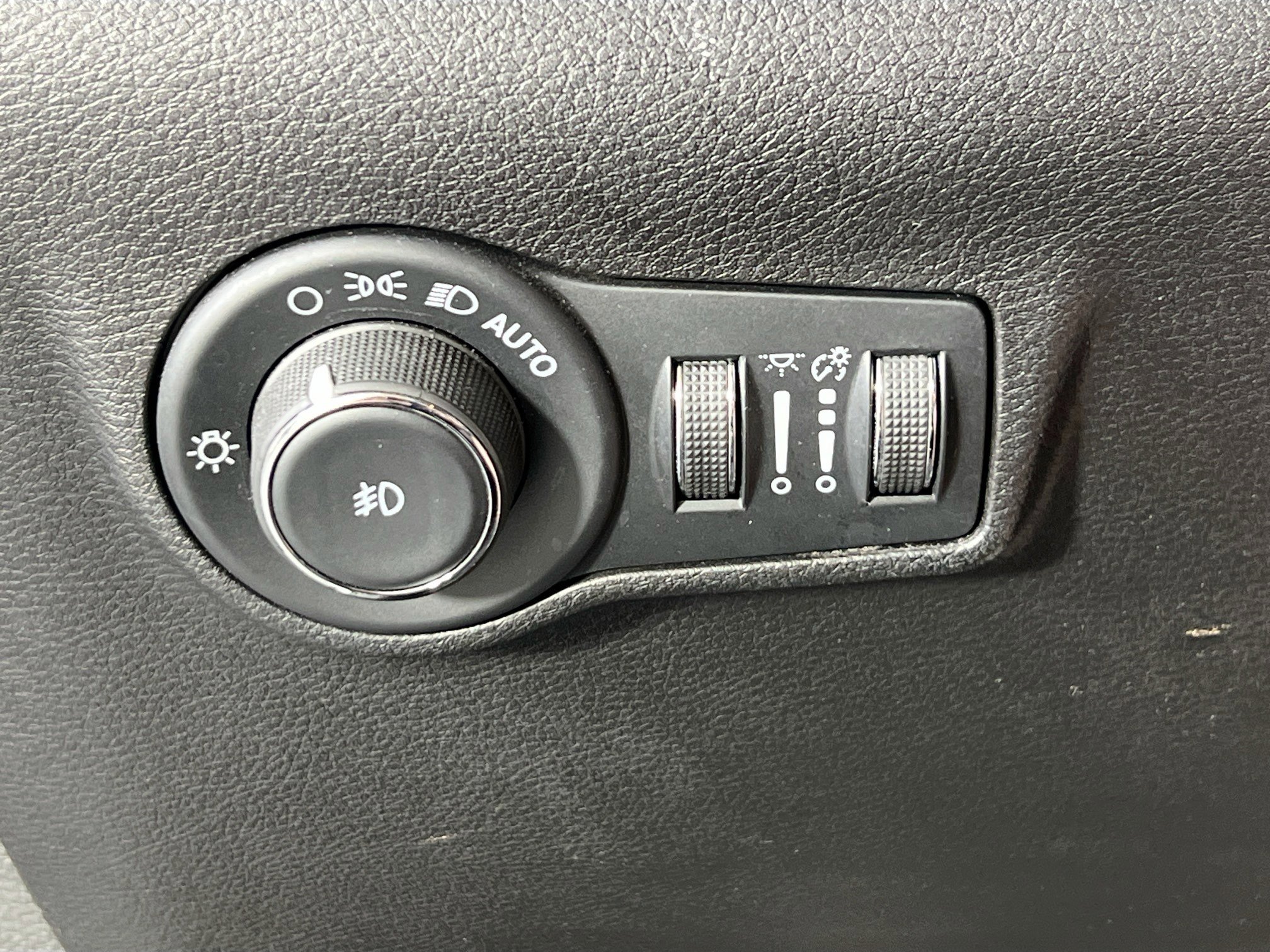 Used 2022 Jeep Compass Limited w/ Elite Group AWD/4WD image 10