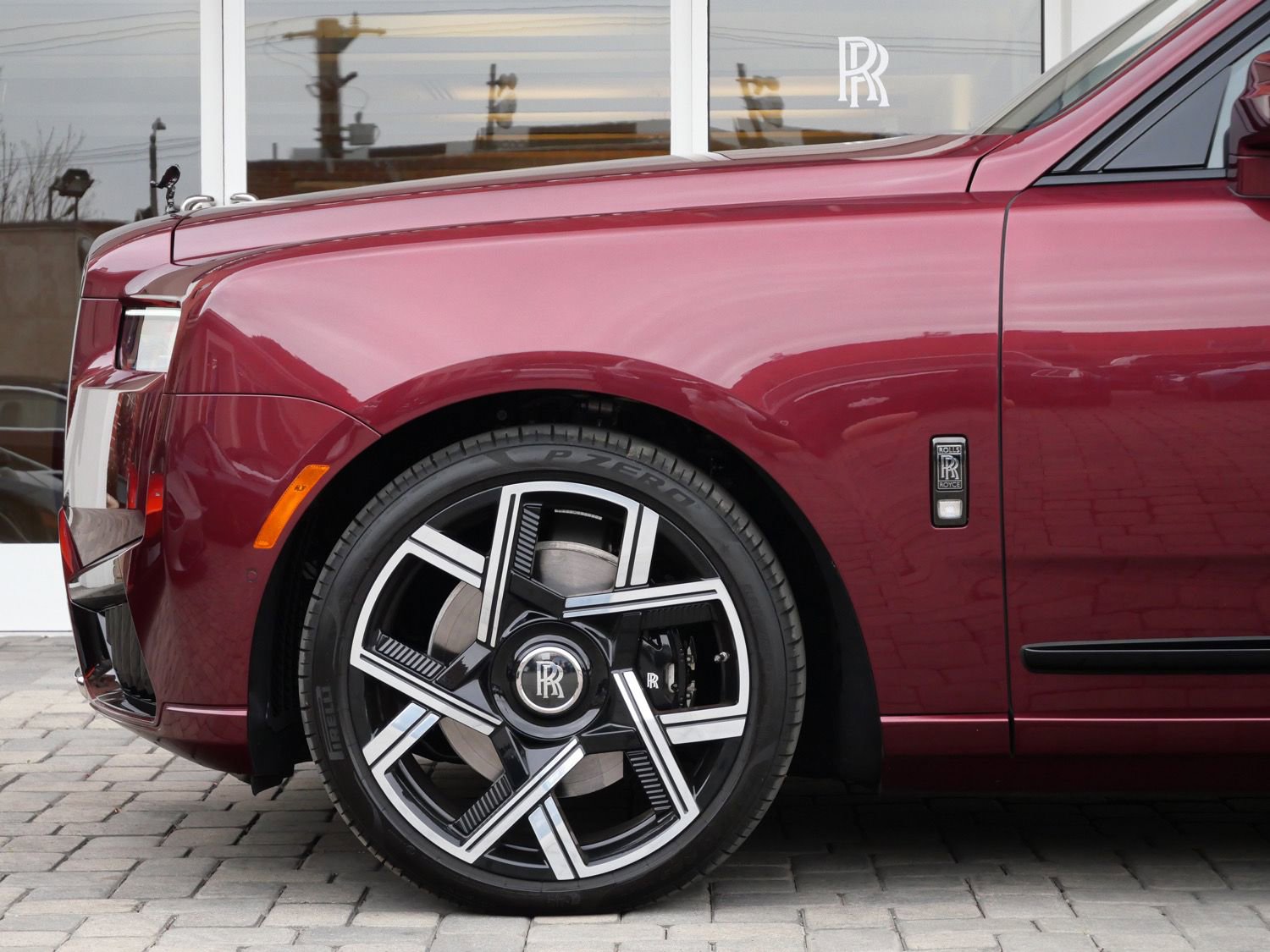 New 2025 Rolls-Royce Cullinan Black Badge image 12