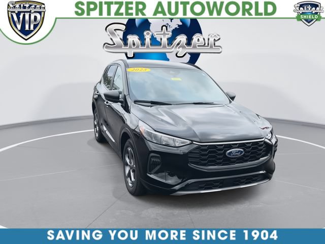 Used 2023 Ford Escape ST-Line w/ Tech Pack #1 AWD/4WD image 3