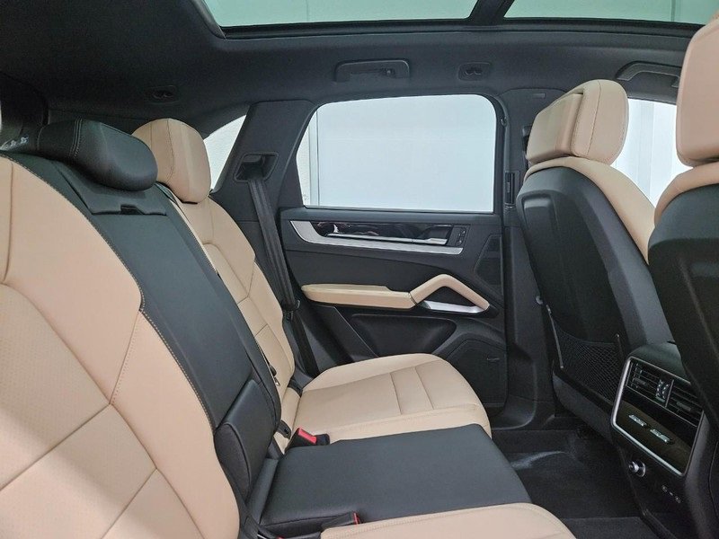 New 2026 Porsche Cayenne S image 12