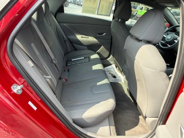 Used 2024 Hyundai Elantra SEL FWD image 14