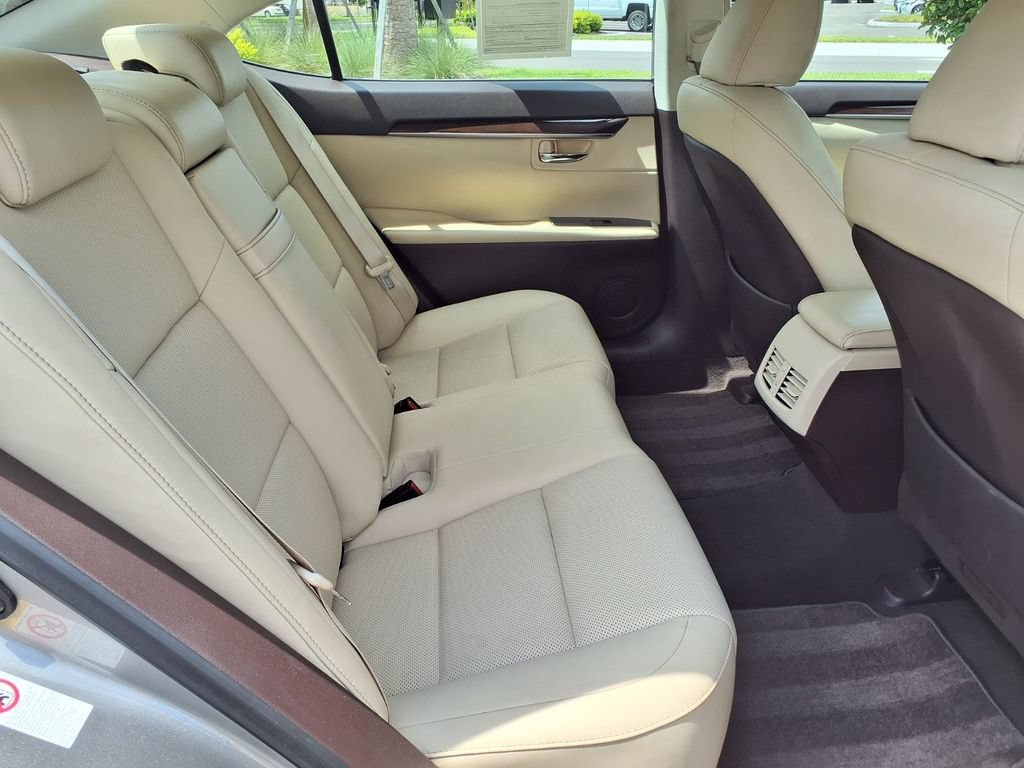 Used 2018 Lexus ES 350 w/ Premier Package FWD image 16