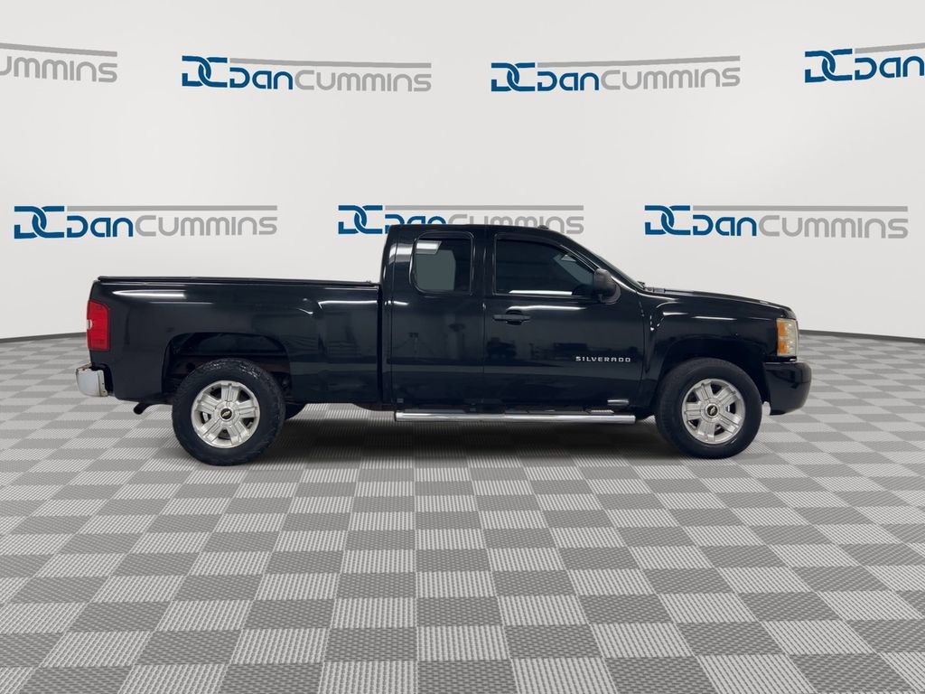 Used 2011 Chevrolet Silverado 1500 LS w/ LPO, Chrome Package RWD image 9