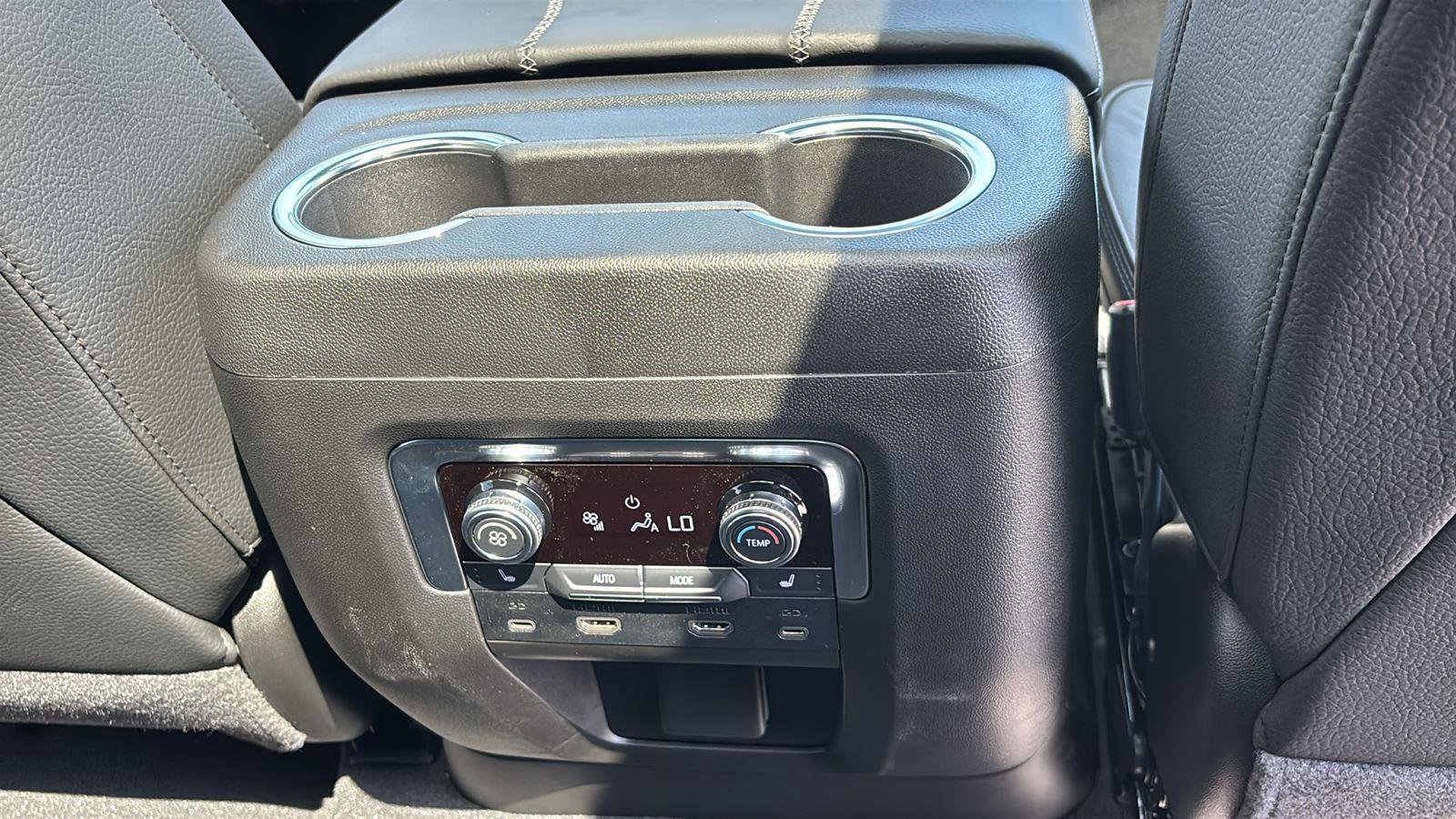 New 2026 GMC Yukon Denali w/ Denali Reserve Package RWD image 26
