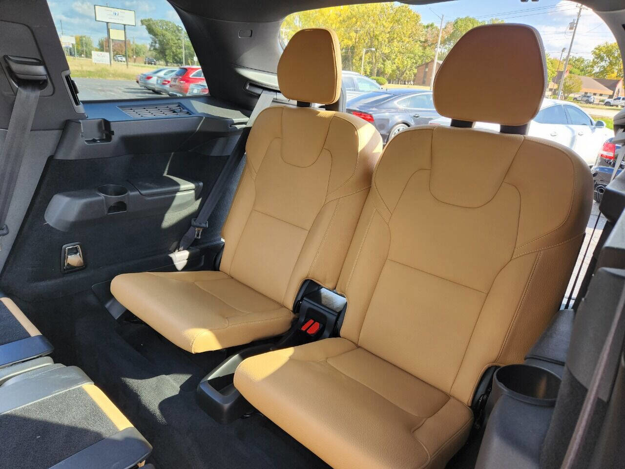Used 2019 Volvo XC90 T6 Momentum w/ Advanced Package image 17