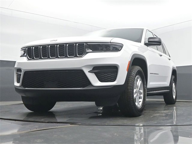 Used 2024 Jeep Grand Cherokee Laredo image 46