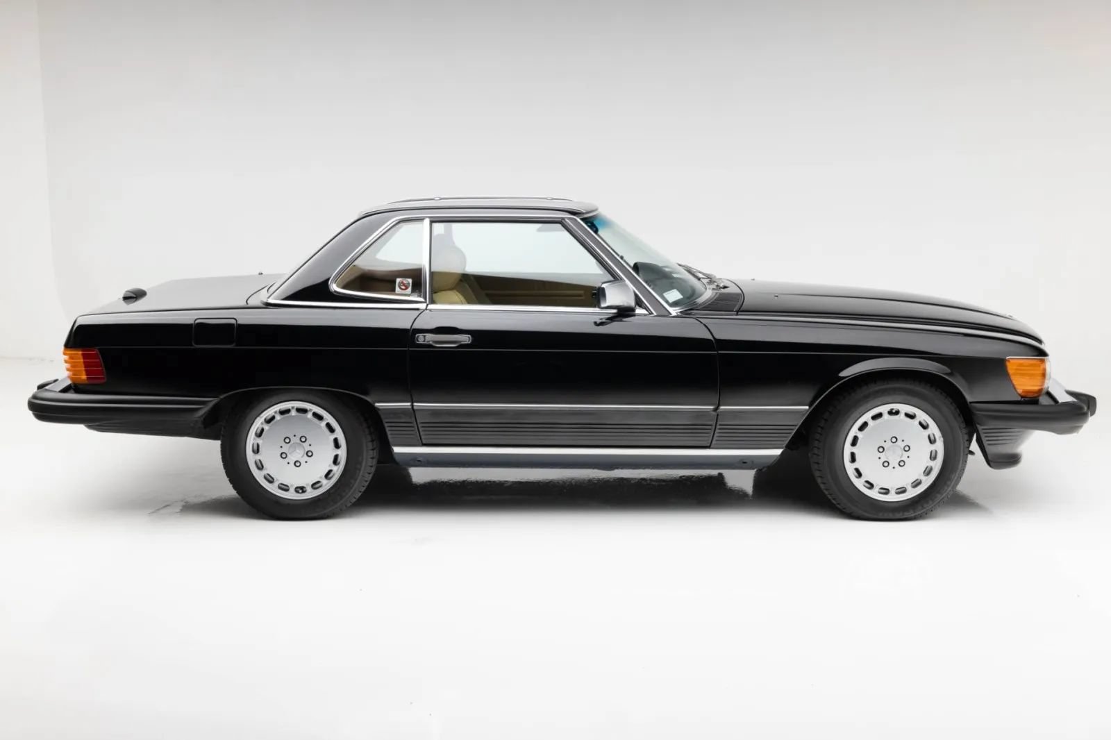 Used 1989 Mercedes-Benz 560 SL image 18