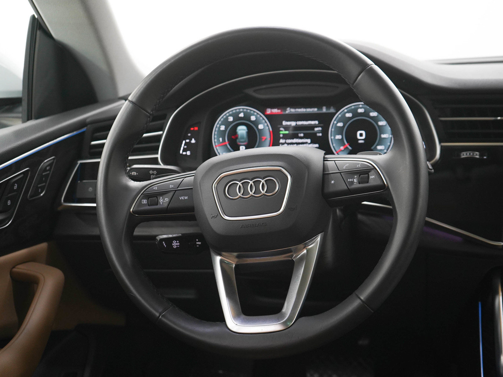 Used 2022 Audi Q8 Premium Plus w/ Premium Plus Package AWD/4WD image 18