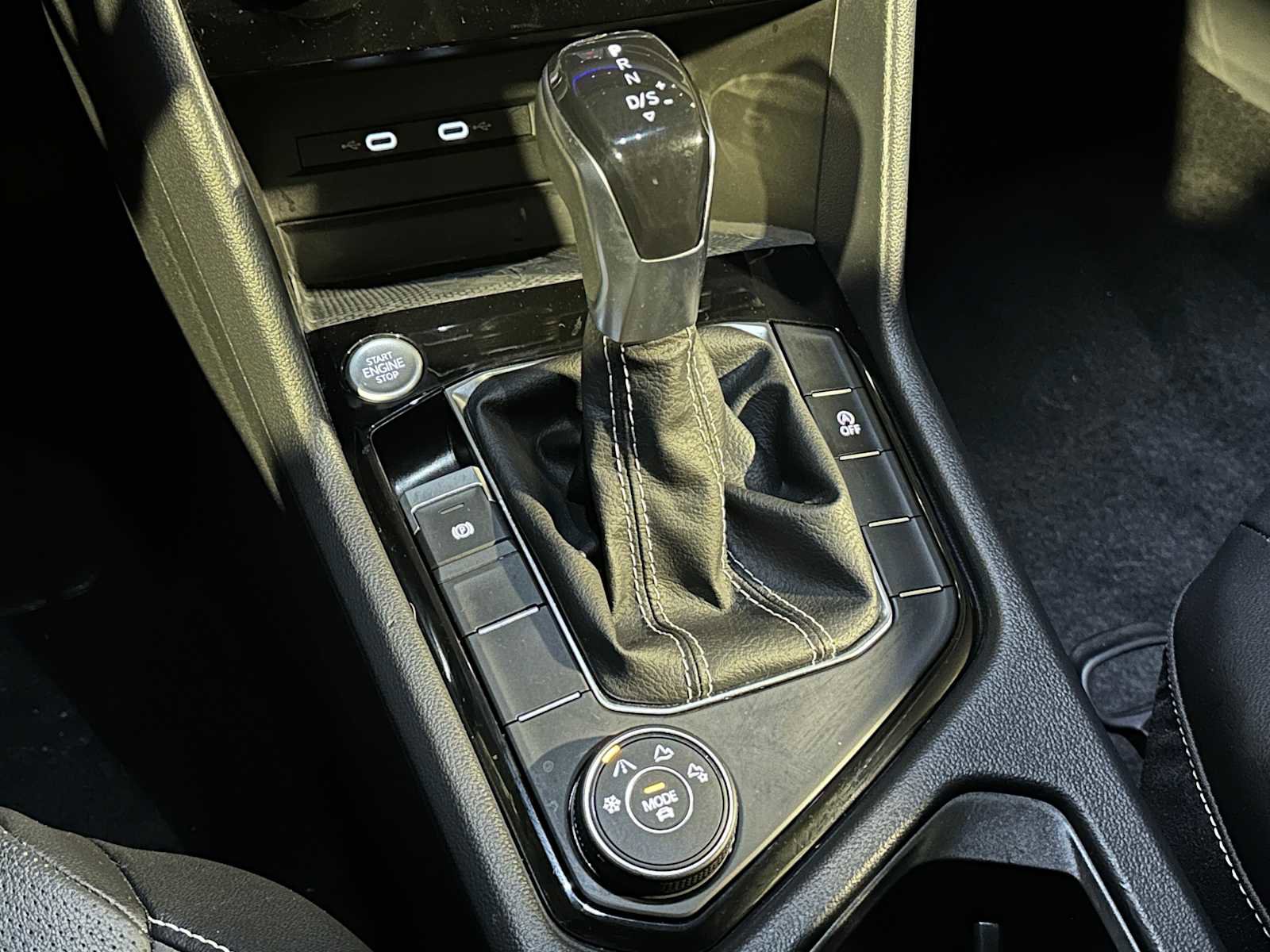 Used 2023 Volkswagen Taos SEL image 36