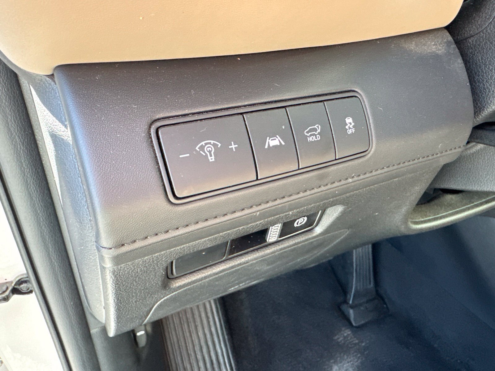 Used 2023 Hyundai Santa Fe SEL w/ Premium Package FWD image 18