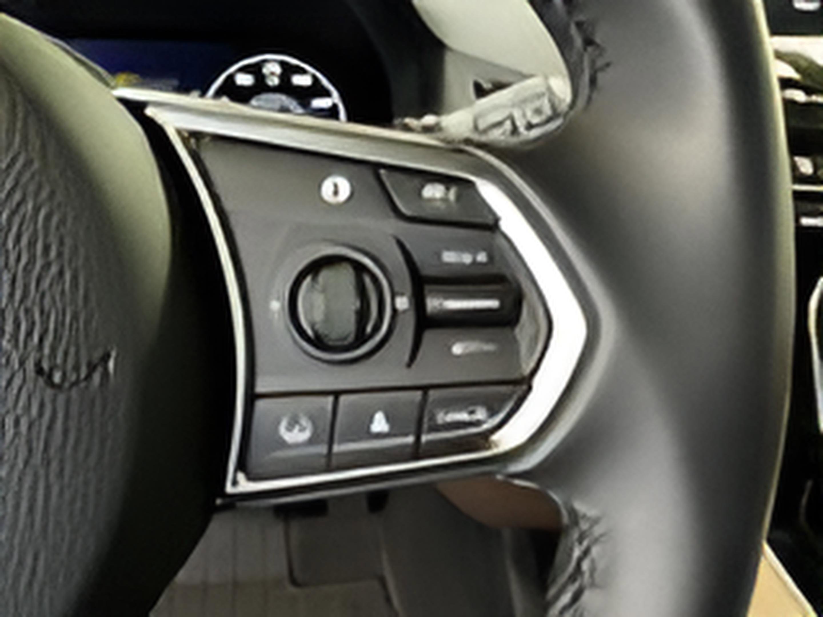 Certified 2025 Acura RDX SH-AWD w/ Technology Package image 16