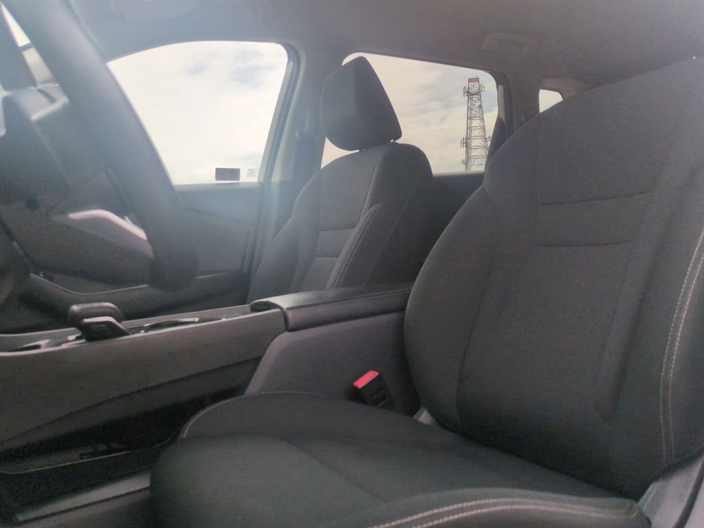 Used 2023 Nissan Rogue S FWD image 13