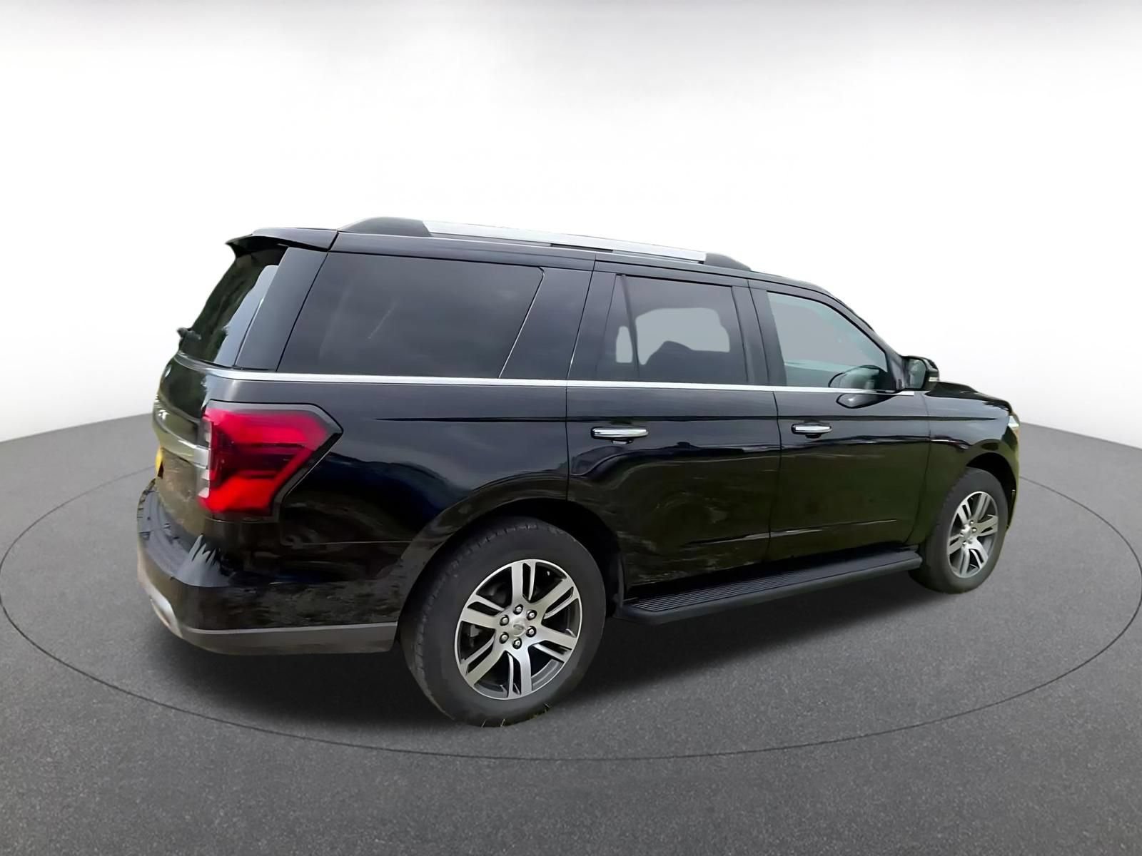 Used 2024 Ford Expedition Limited RWD image 13