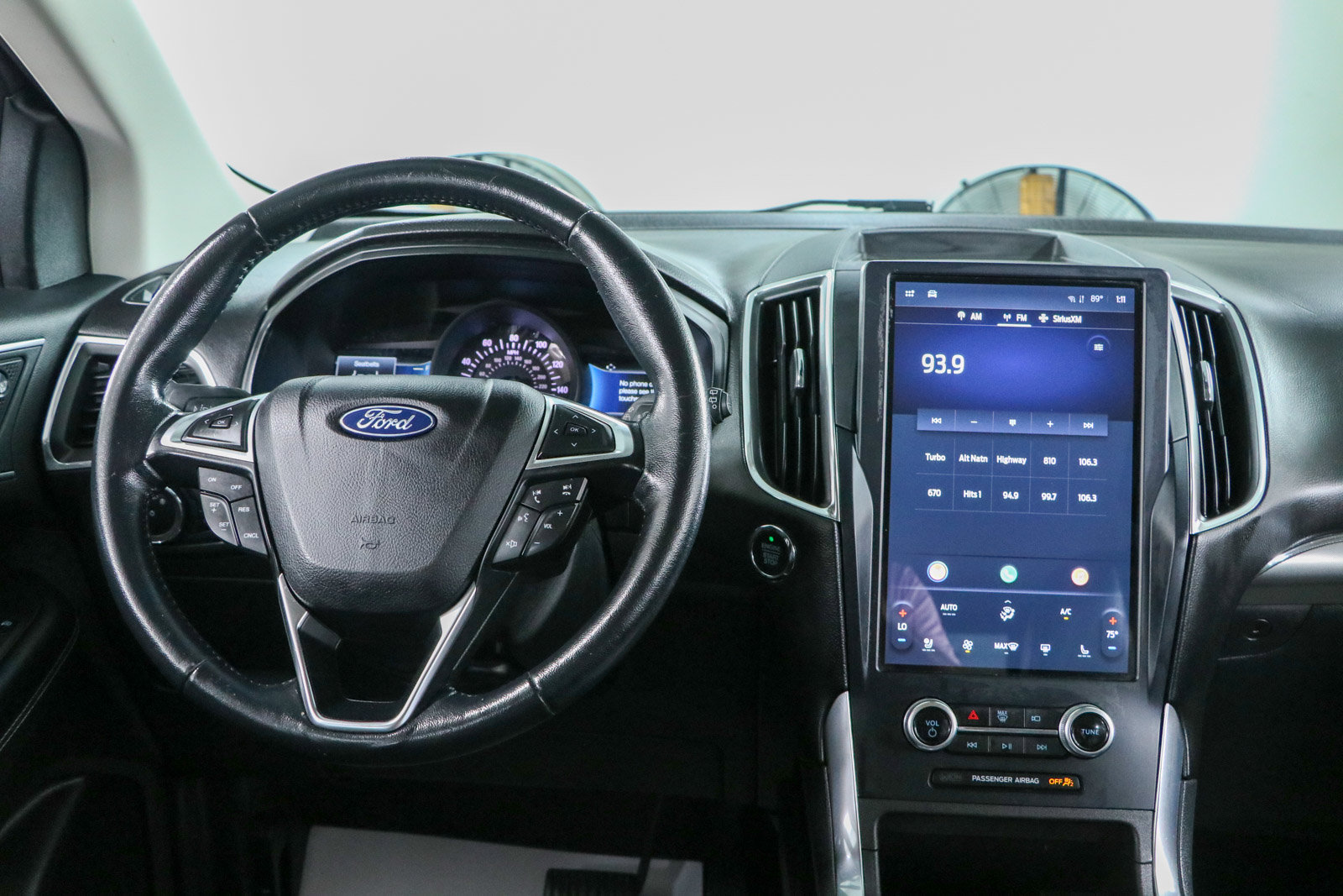 Used 2023 Ford Edge Titanium AWD/4WD image 17